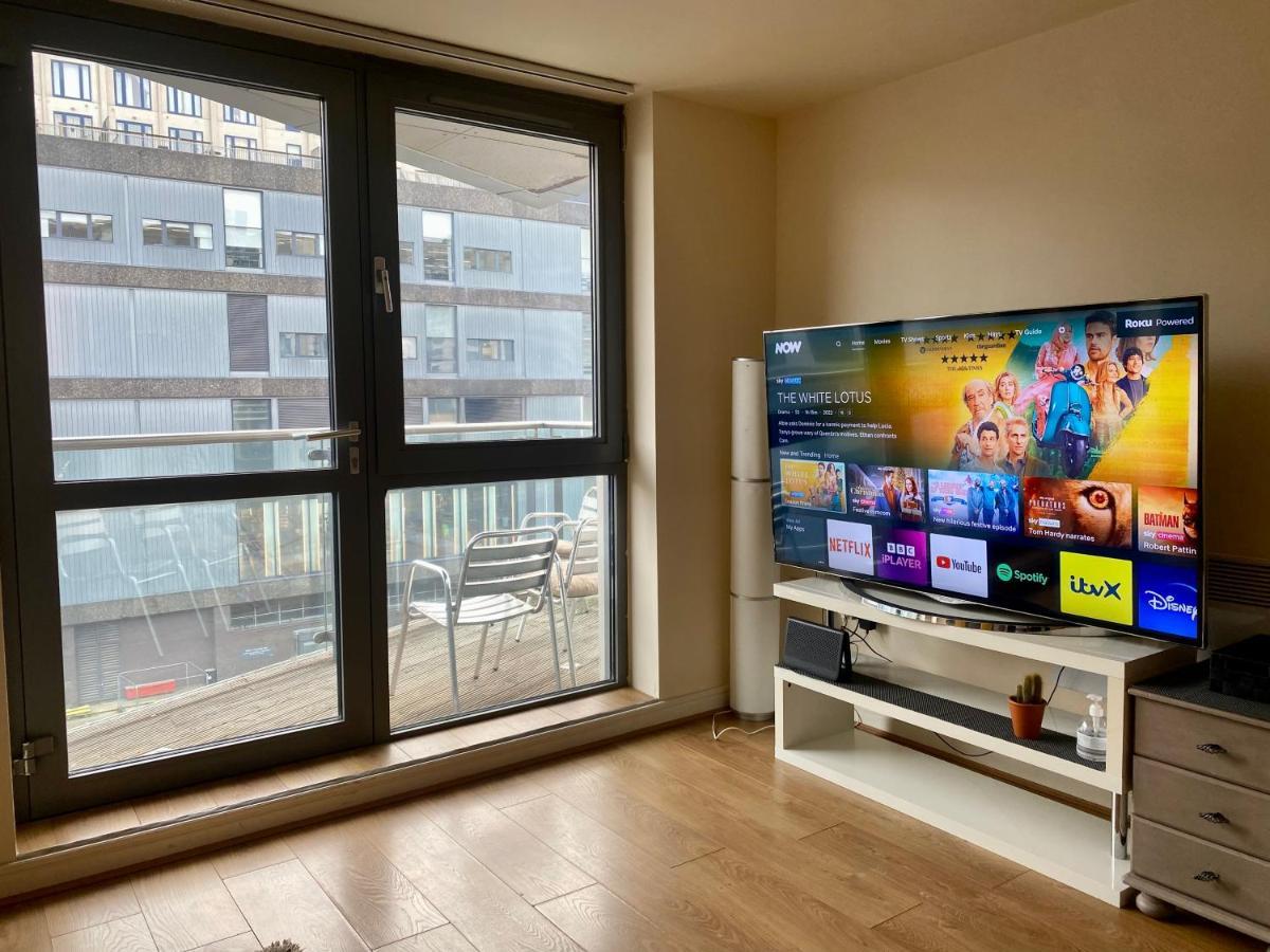 Holliday Street - One Bedroom - Stunning Balcony *